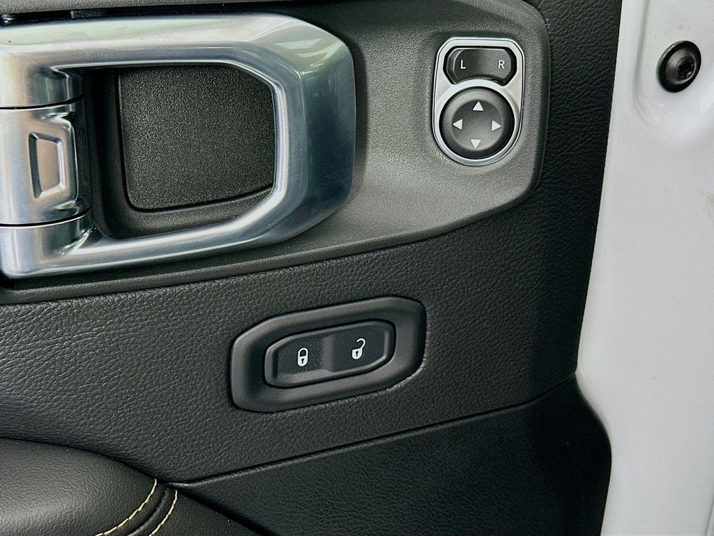 2026 Jeep Gladiator GLADIATOR SAHARA 4X4