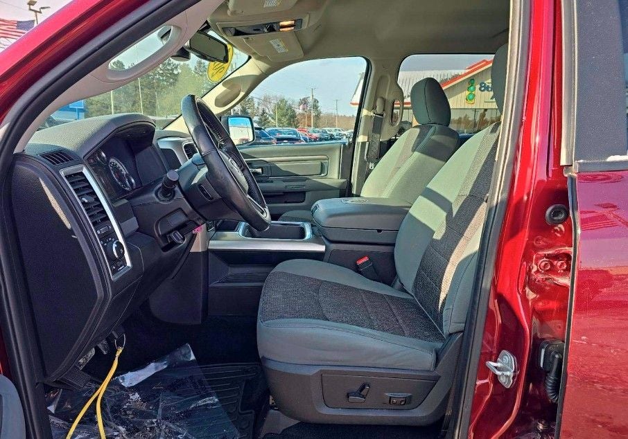 2017 RAM 1500 Big Horn Crew Cab 4x4 5'7' Box