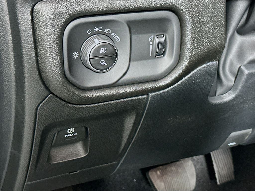 2026 RAM Ram 1500 RAM 1500 EXPRESS QUAD CAB 4X4 6'4' BOX