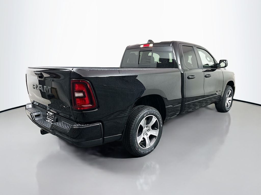 2026 RAM Ram 1500 RAM 1500 EXPRESS QUAD CAB 4X4 6'4' BOX