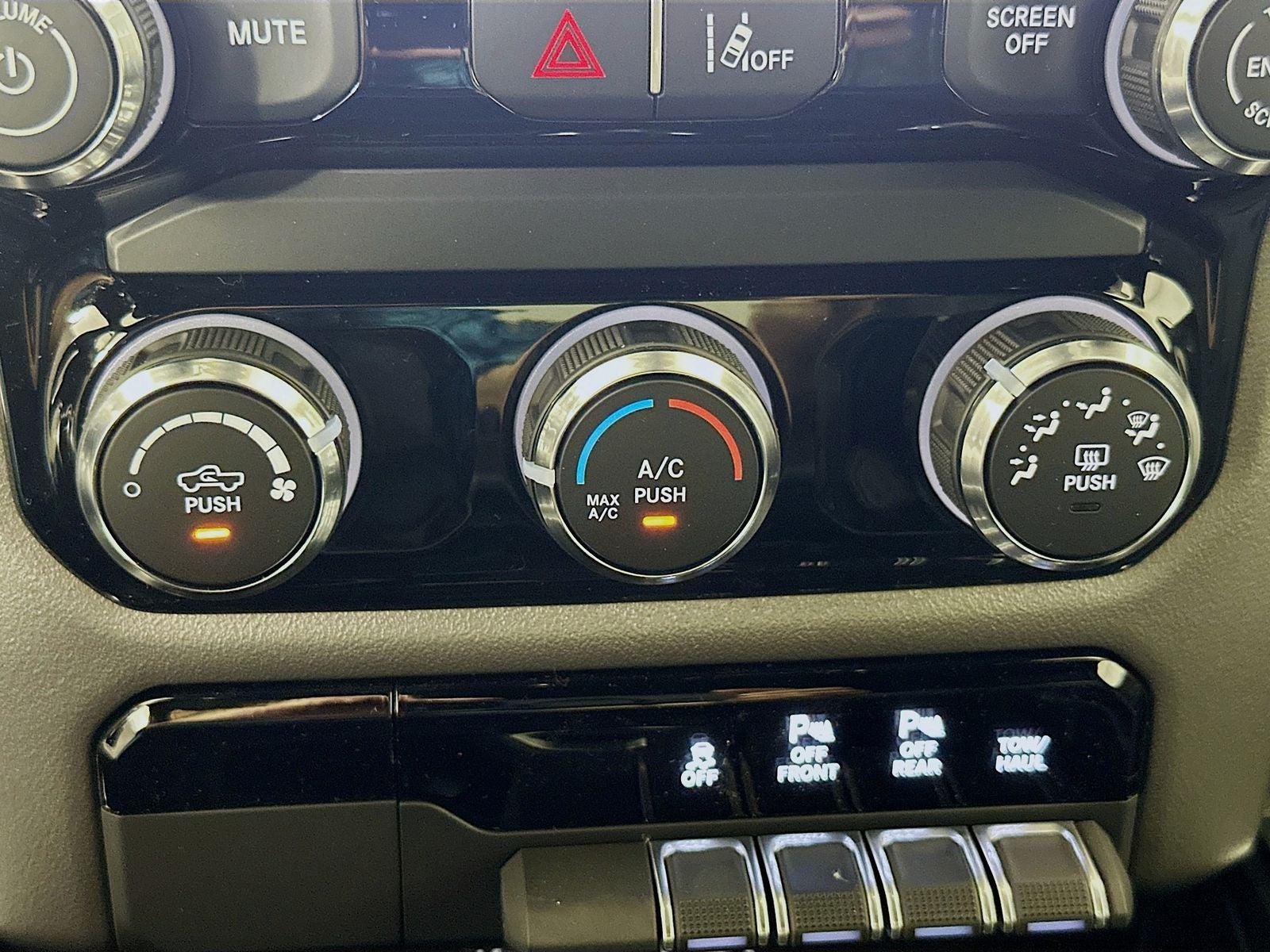 2026 RAM Ram 1500 RAM 1500 EXPRESS CREW CAB 4X4 5'7' BOX