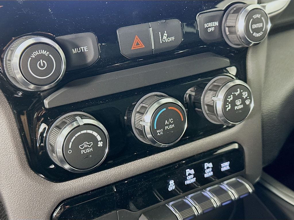 2026 RAM Ram 1500 RAM 1500 EXPRESS CREW CAB 4X4 5'7' BOX