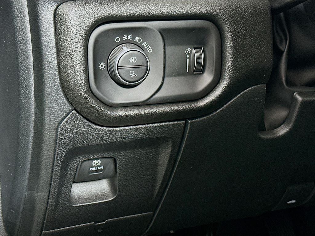 2026 RAM Ram 1500 RAM 1500 EXPRESS CREW CAB 4X4 5'7' BOX