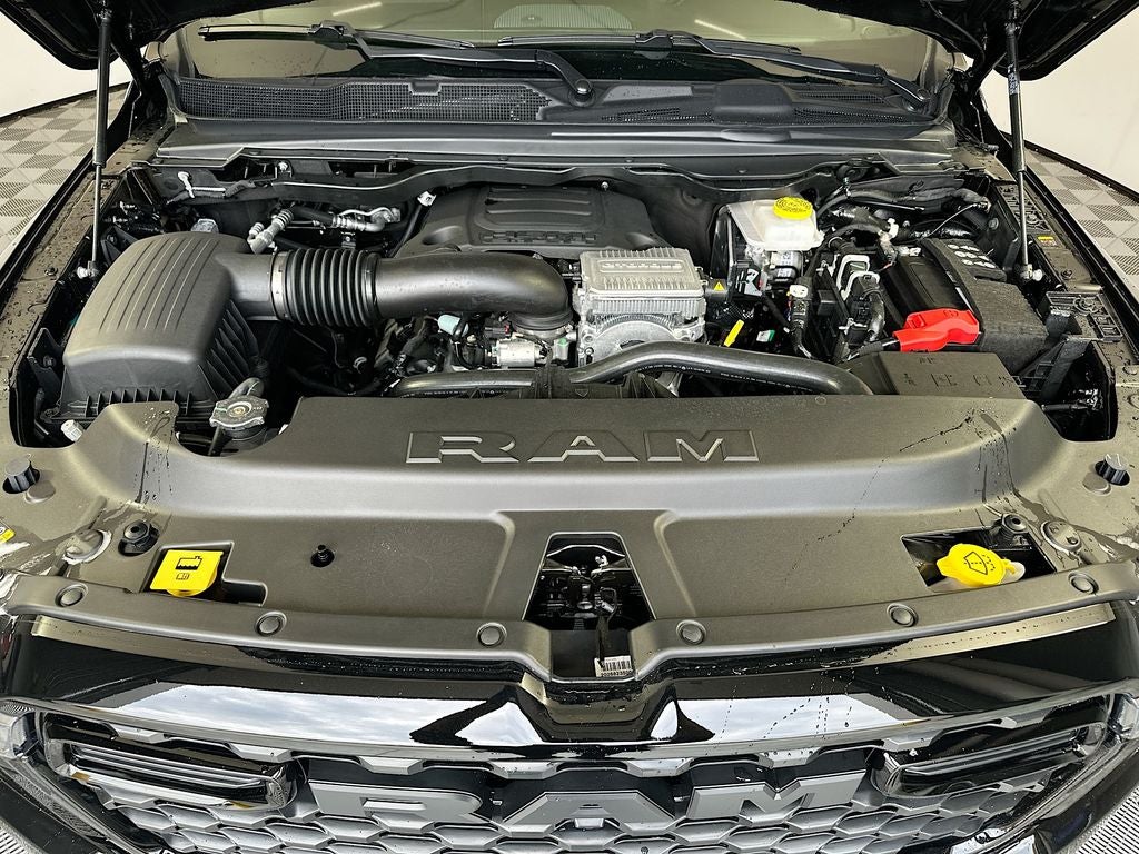 2026 RAM Ram 1500 RAM 1500 EXPRESS CREW CAB 4X4 5'7' BOX