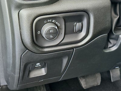 2026 RAM 1500 RAM 1500 EXPRESS CREW CAB 4X4 5'7' BOX