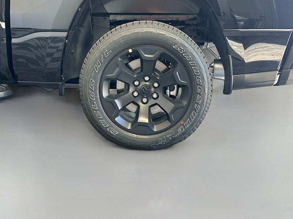 2026 RAM 1500 RAM 1500 EXPRESS CREW CAB 4X4 5'7' BOX