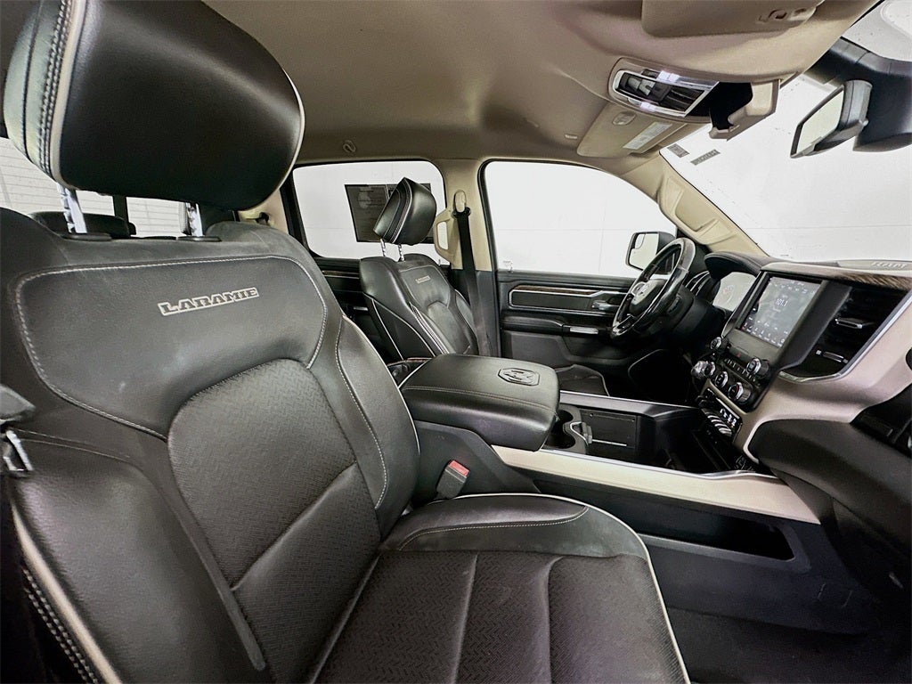 2019 RAM 1500 Laramie Crew Cab 4x4 5'7' Box