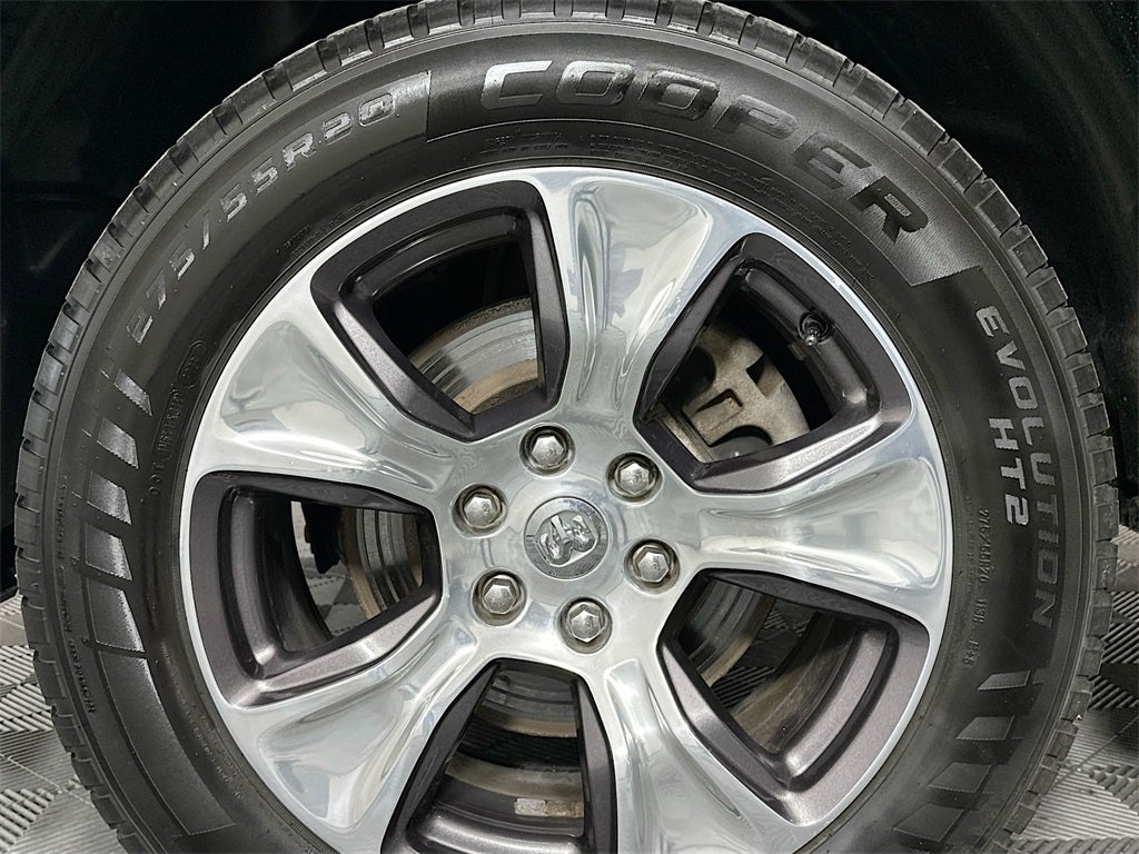 2022 RAM 1500 Laramie Crew Cab 4x4 5'7' Box