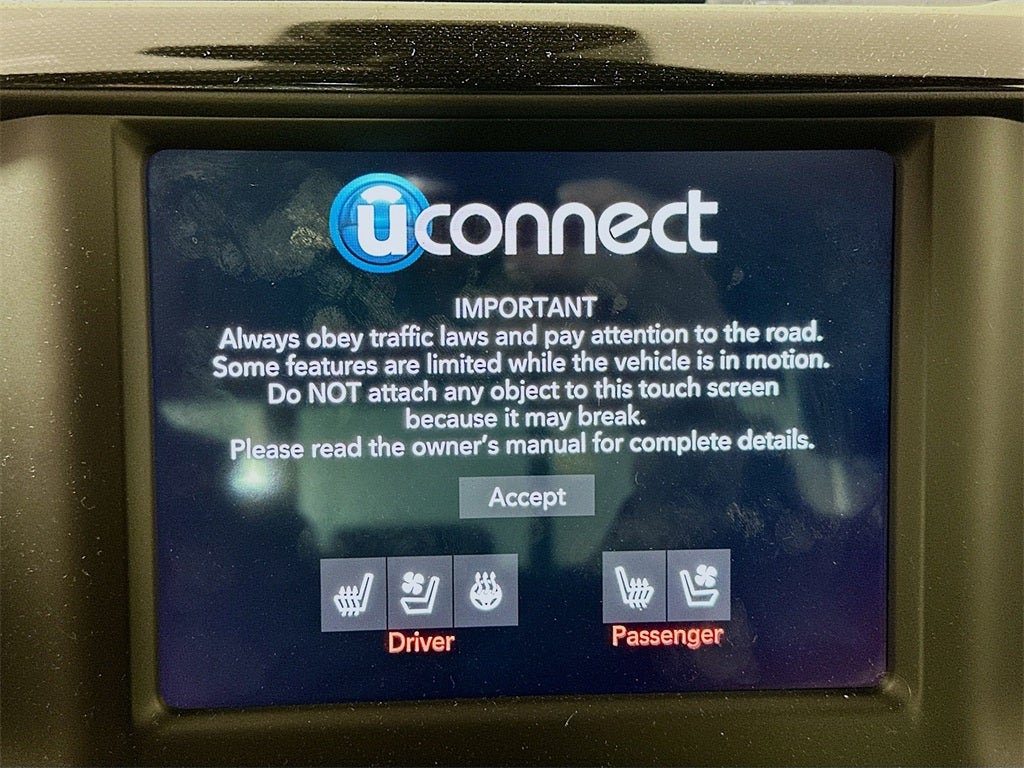 2020 RAM 1500 Laramie Crew Cab 4x4 5'7' Box