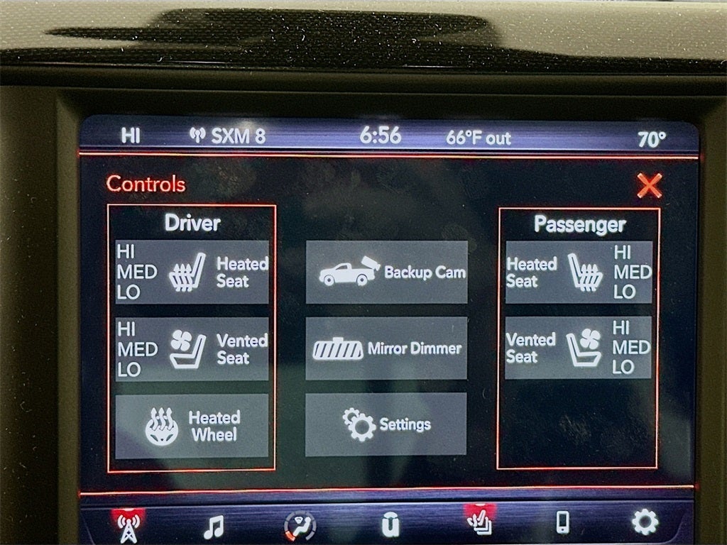 2020 RAM 1500 Laramie Crew Cab 4x4 5'7' Box