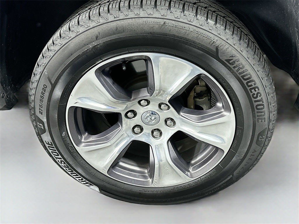 2020 RAM 1500 Laramie Crew Cab 4x4 5'7' Box