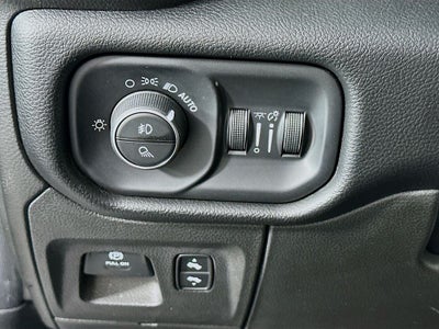 2019 RAM 1500 Laramie Crew Cab 4x4 5'7' Box