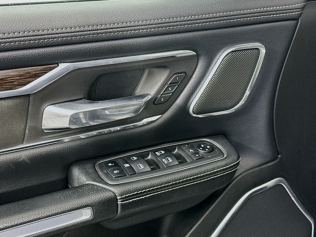 2019 RAM 1500 Laramie Crew Cab 4x4 5'7' Box