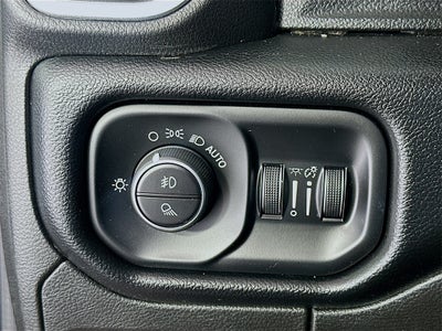 2019 RAM 1500 Laramie Crew Cab 4x4 5'7' Box