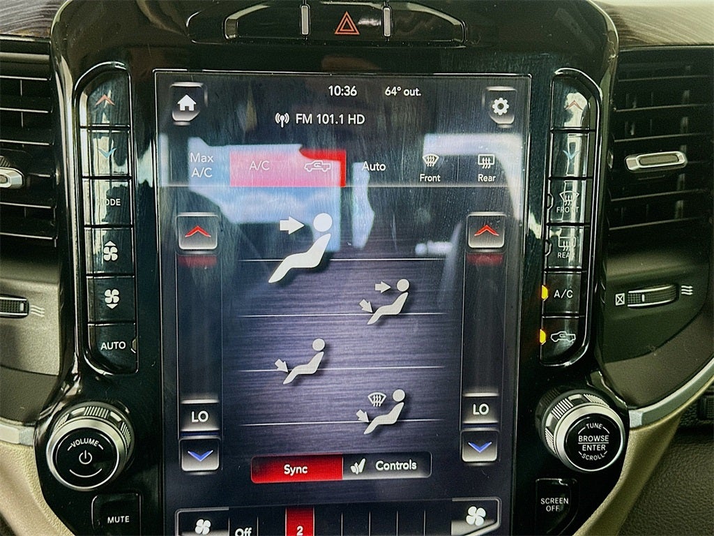 2019 RAM 1500 Laramie Crew Cab 4x4 5'7' Box