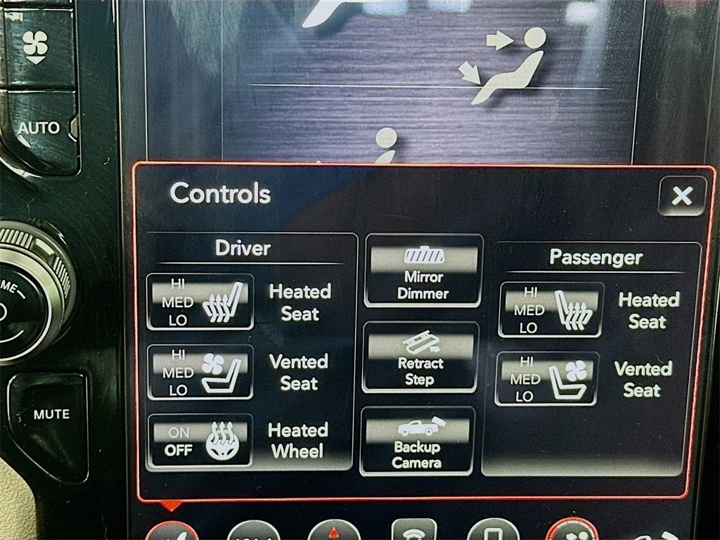 2019 RAM 1500 Laramie Crew Cab 4x4 5'7' Box