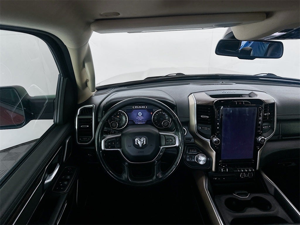 2019 RAM 1500 Laramie Crew Cab 4x4 5'7' Box