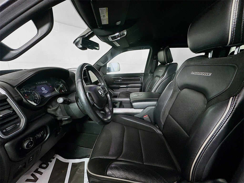 2020 RAM 1500 Laramie Crew Cab 4x4 5'7' Box