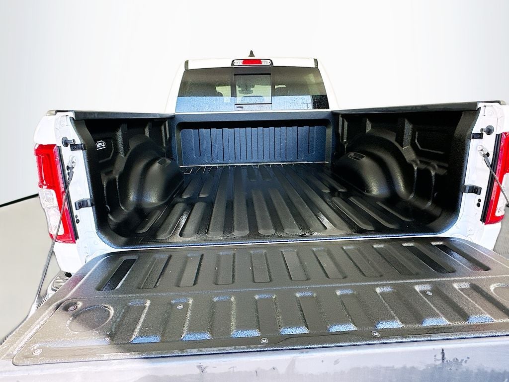 2022 RAM 1500 Big Horn Crew Cab 4x4 6'4' Box