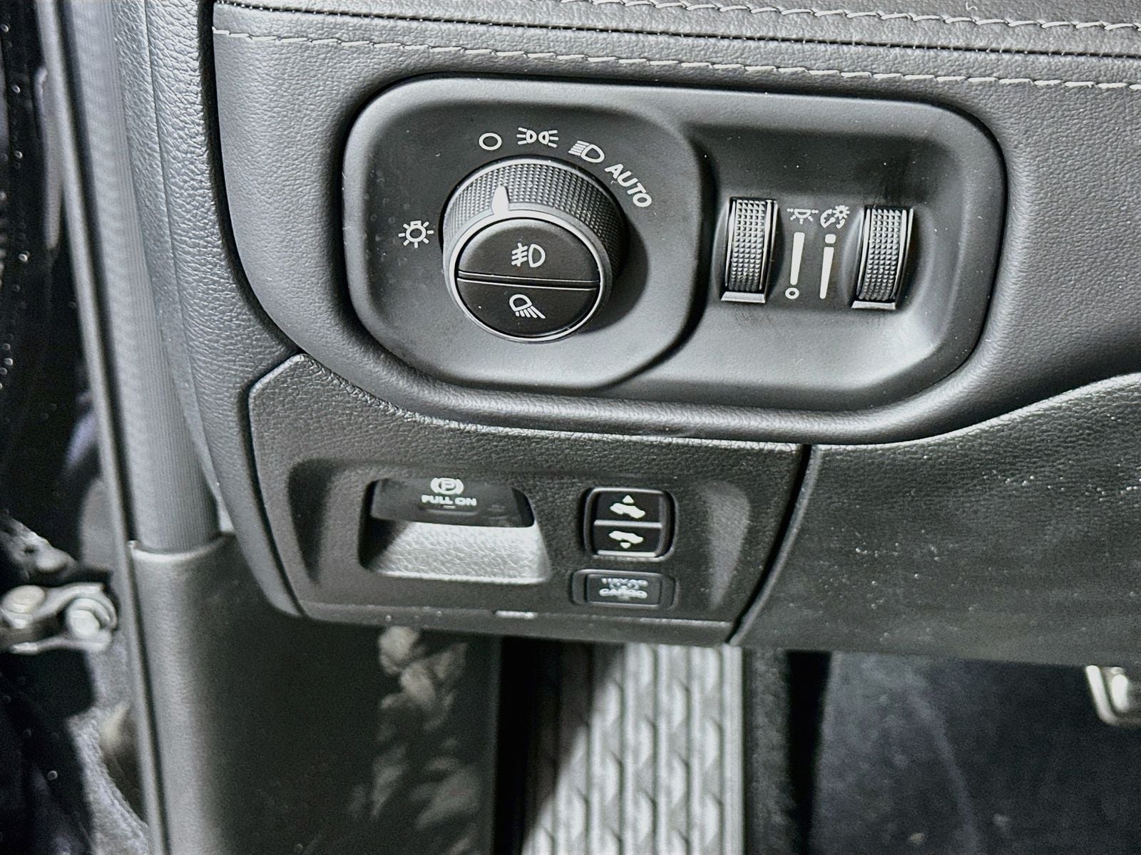 2026 RAM Ram 1500 RAM 1500 RHO CREW CAB 4X4 5'7' BOX
