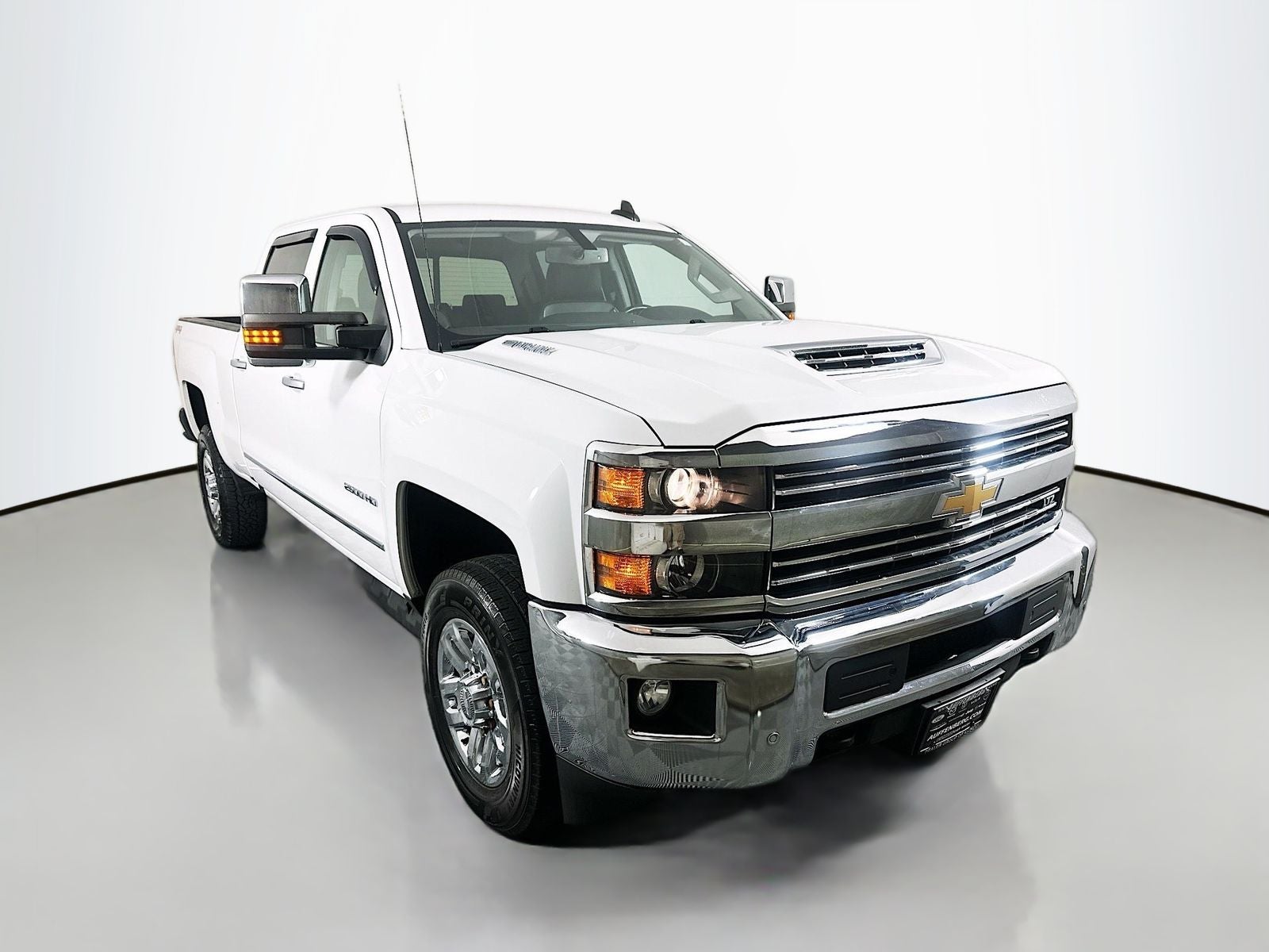 2018 Chevrolet Silverado HD LTZ 4WD Crew Cab Standard Box's photo