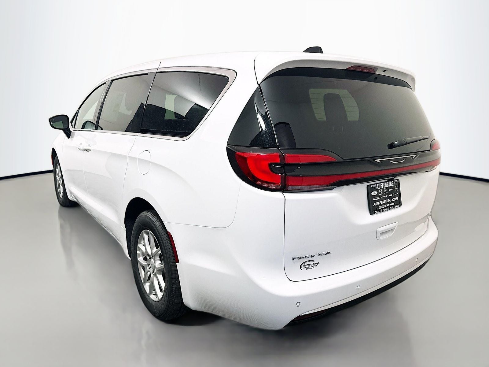 2027 Chrysler Pacifica PACIFICA SELECT