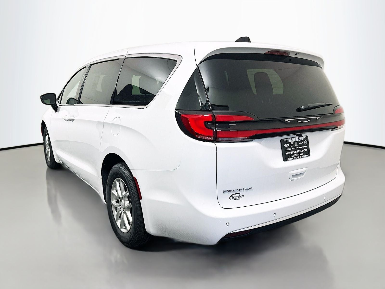 2027 Chrysler Pacifica PACIFICA SELECT