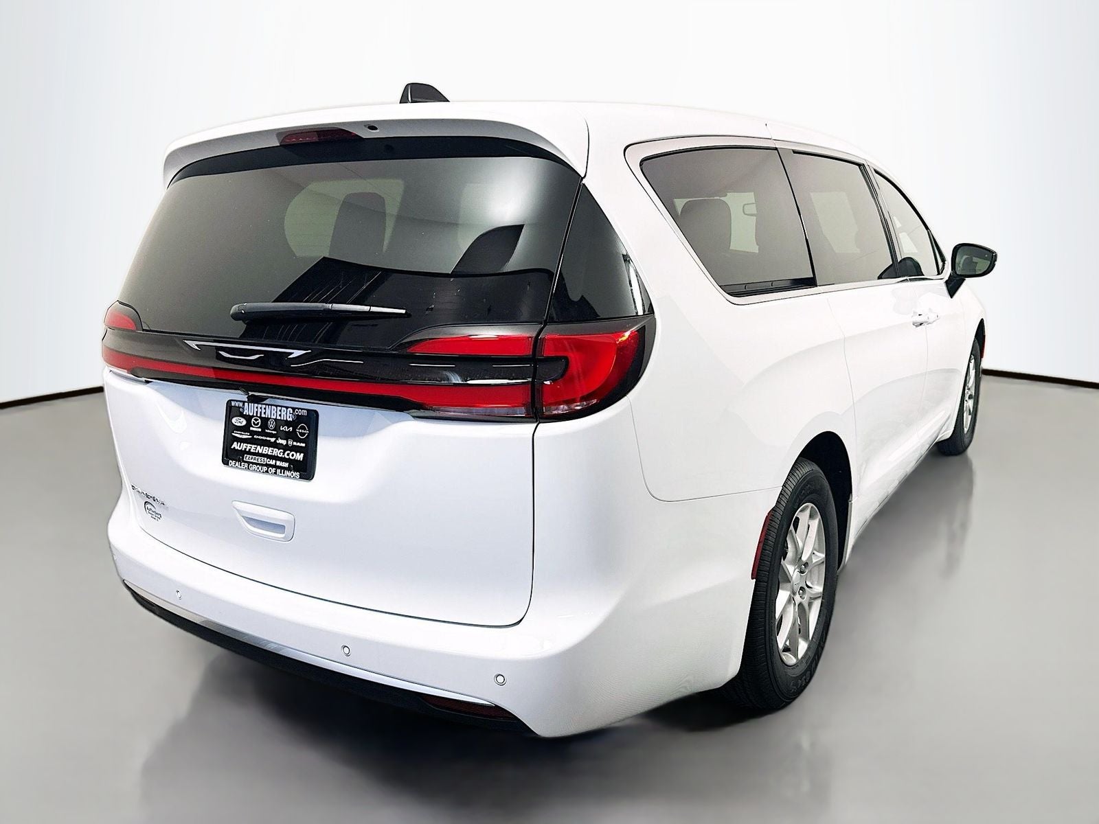 2027 Chrysler Pacifica PACIFICA SELECT