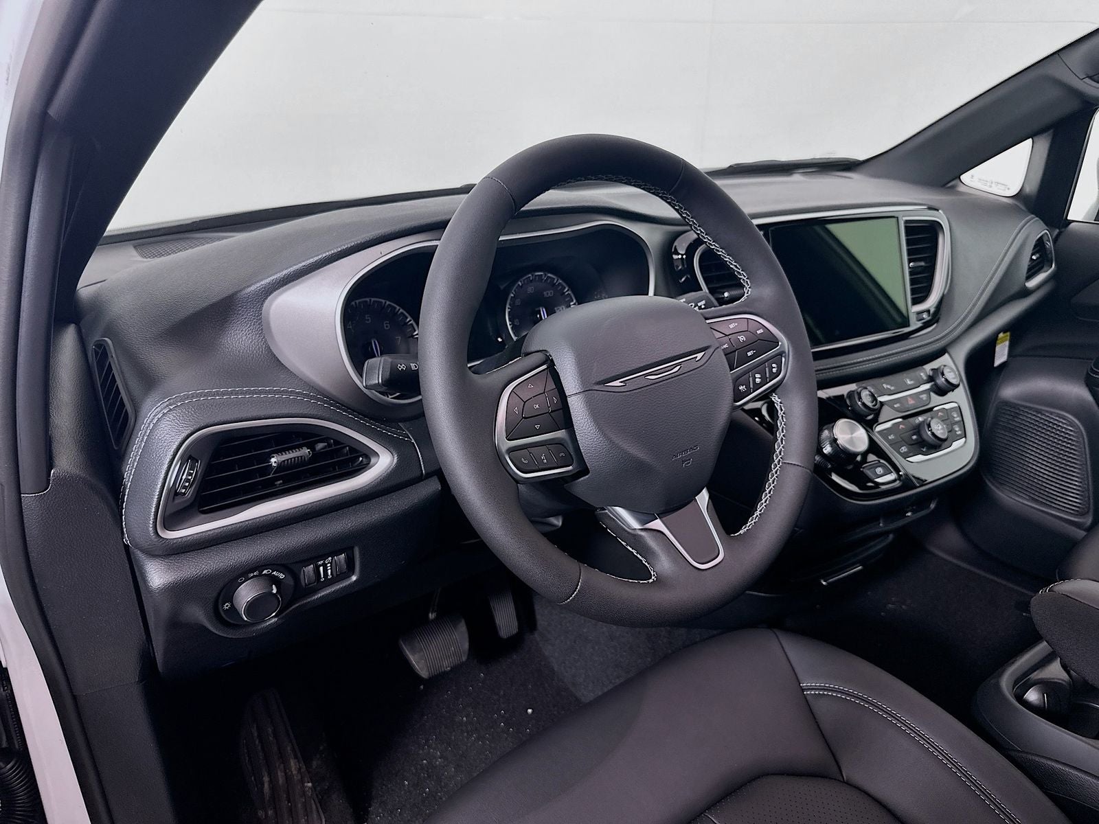 2027 Chrysler Pacifica PACIFICA SELECT