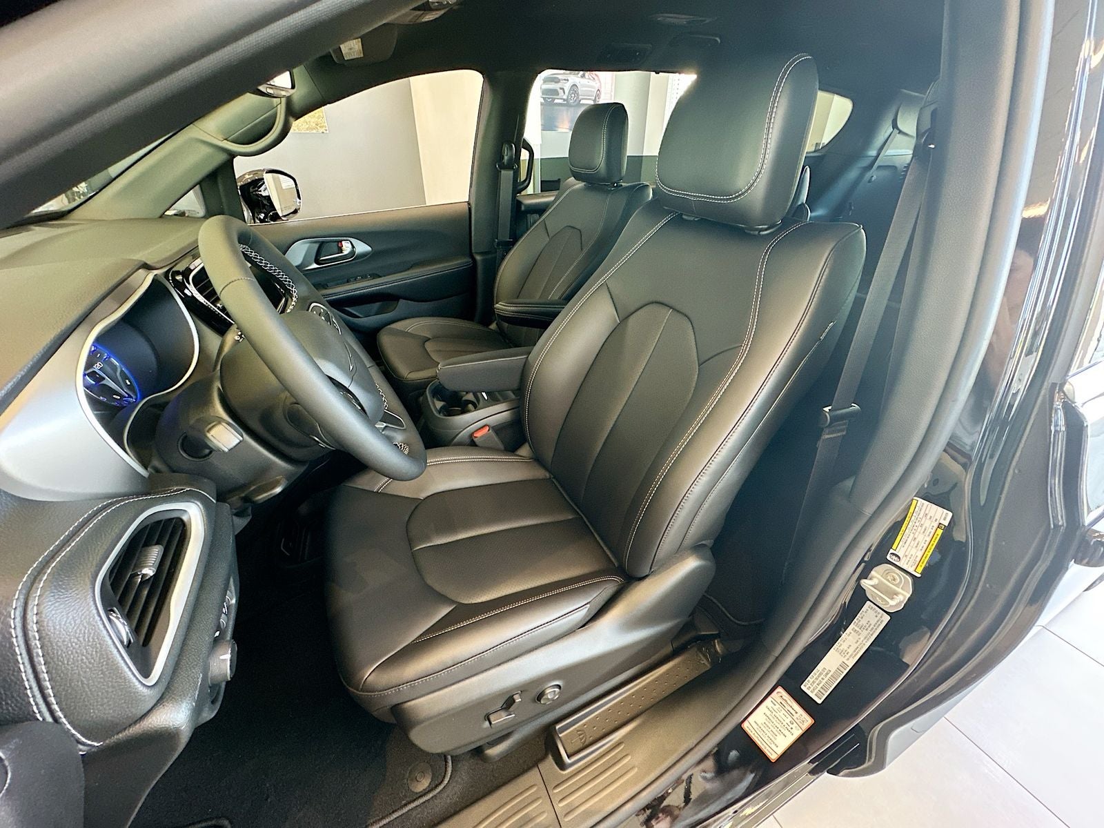 2027 Chrysler Pacifica PACIFICA SELECT
