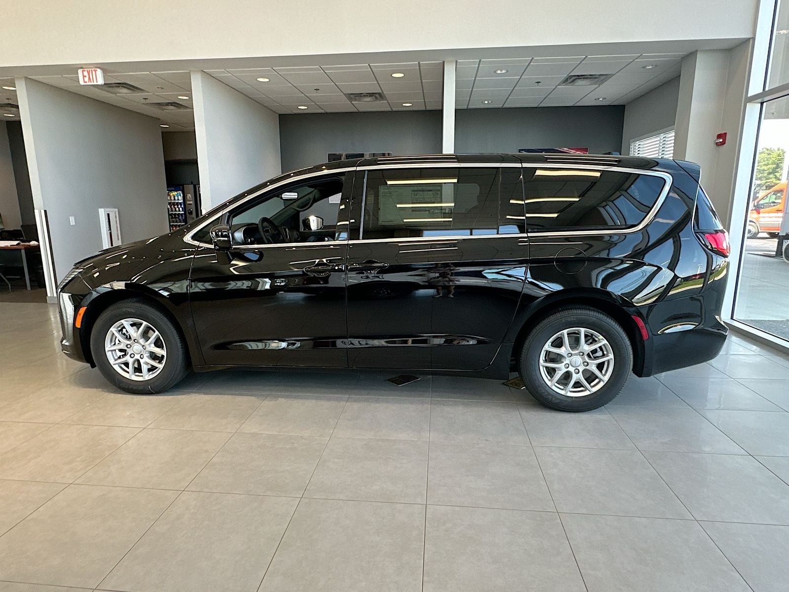 2027 Chrysler Pacifica PACIFICA SELECT