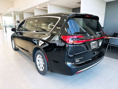 2027 Chrysler Pacifica PACIFICA SELECT