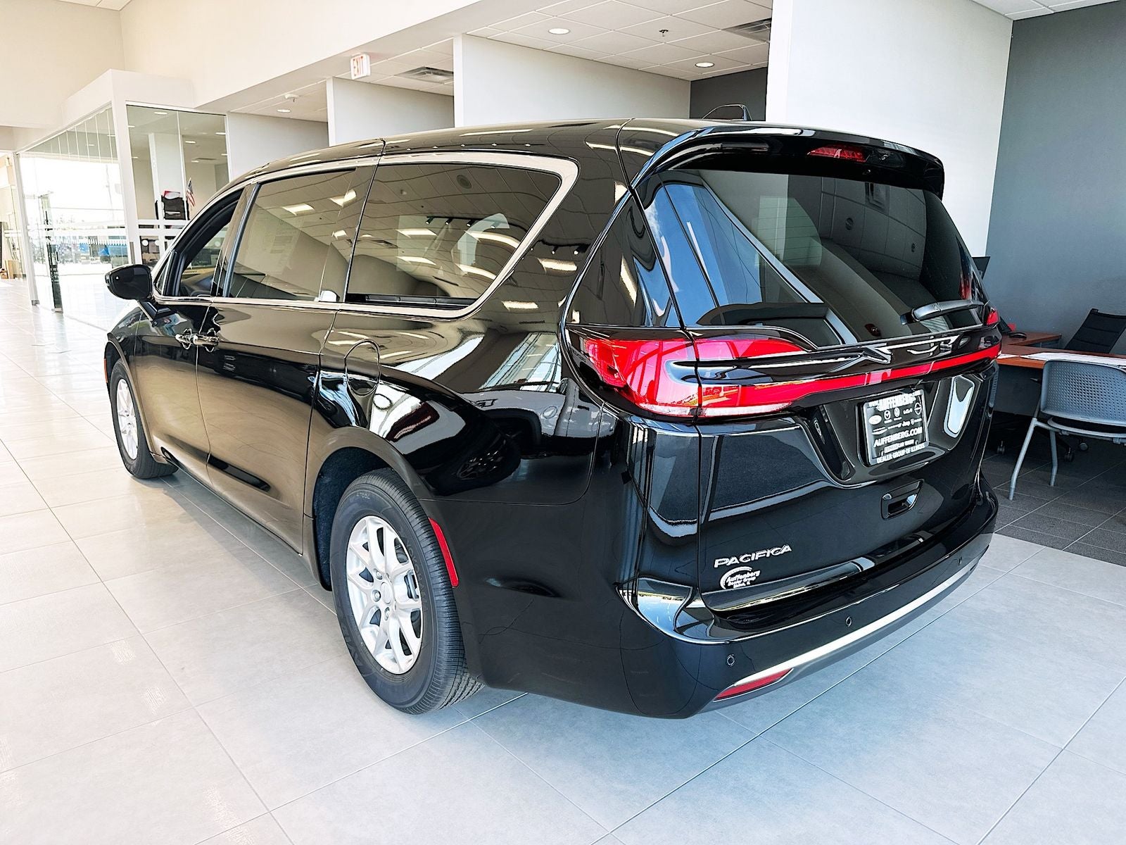 2027 Chrysler Pacifica PACIFICA SELECT