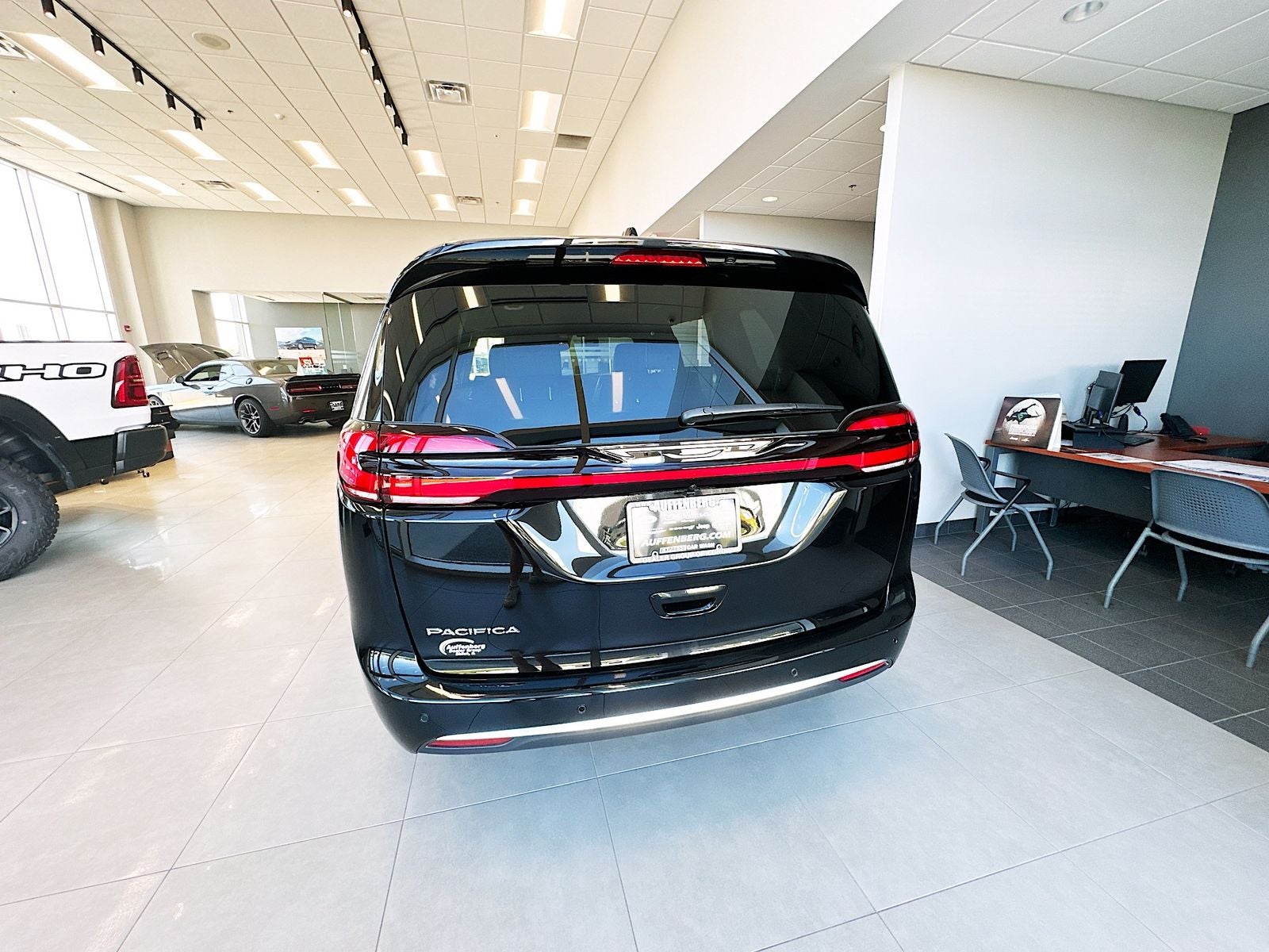 2027 Chrysler Pacifica PACIFICA SELECT