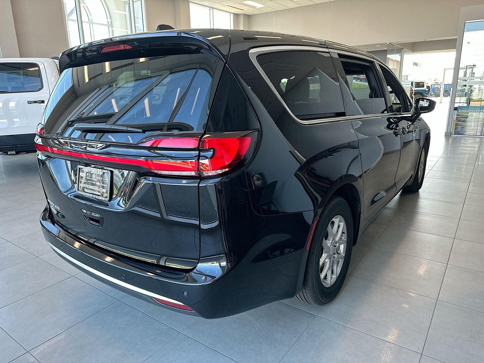 2027 Chrysler Pacifica PACIFICA SELECT