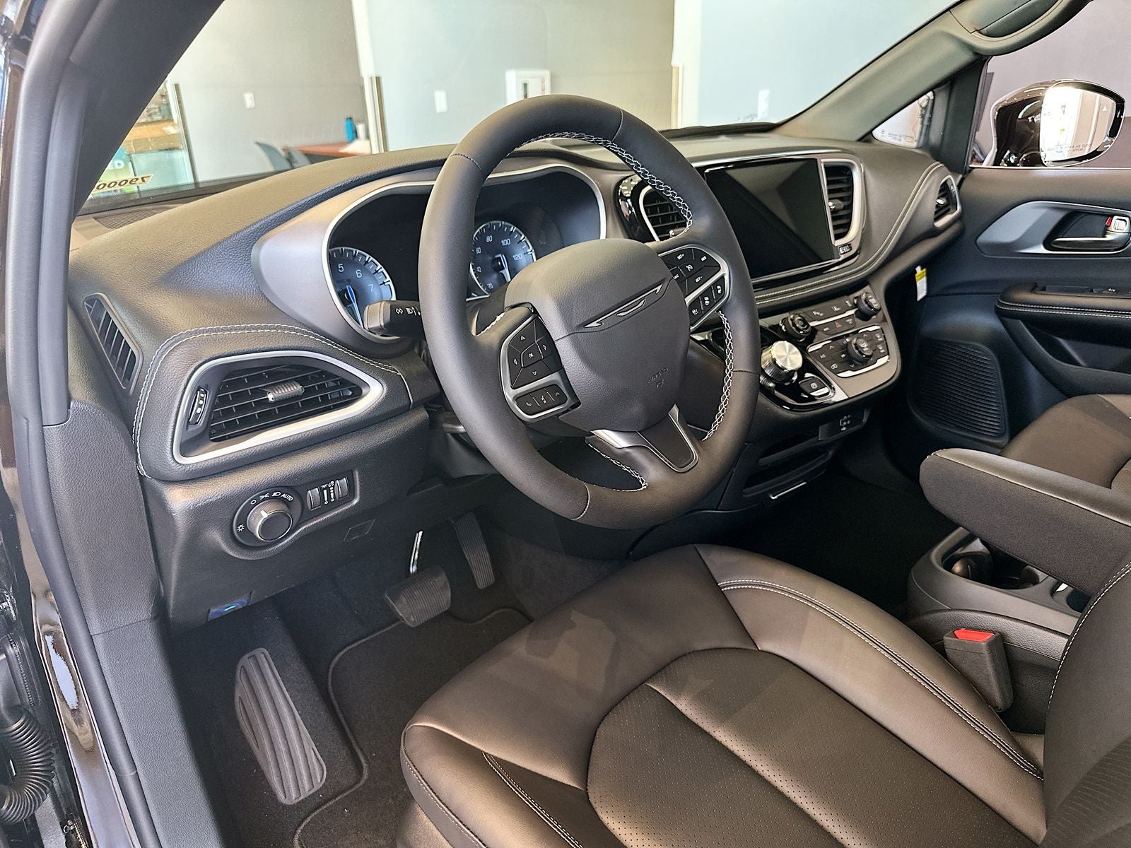 2027 Chrysler Pacifica PACIFICA SELECT
