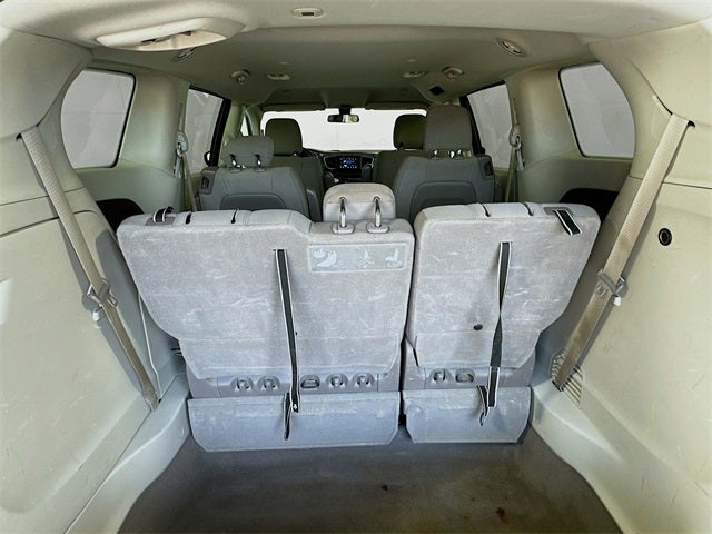 2020 Chrysler Voyager LX