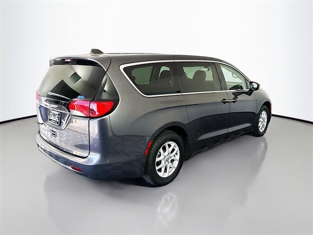 2020 Chrysler Voyager LX