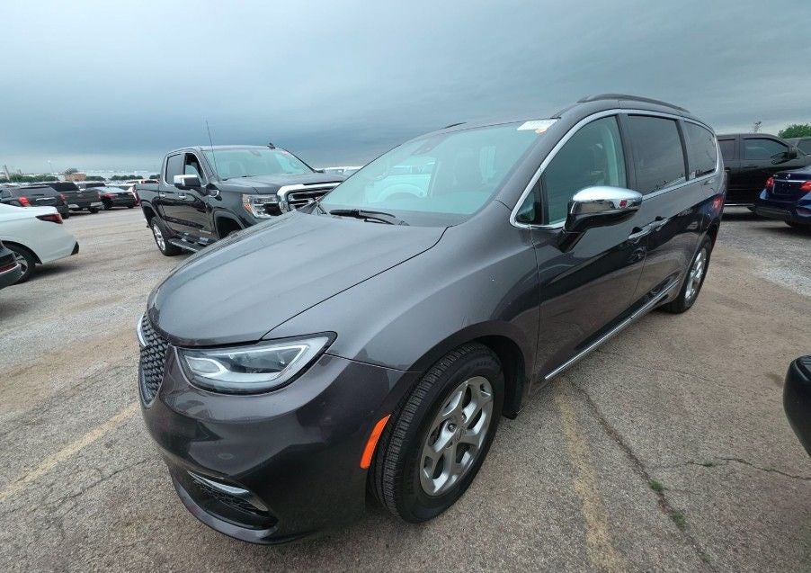 2023 Chrysler Pacifica's photo
