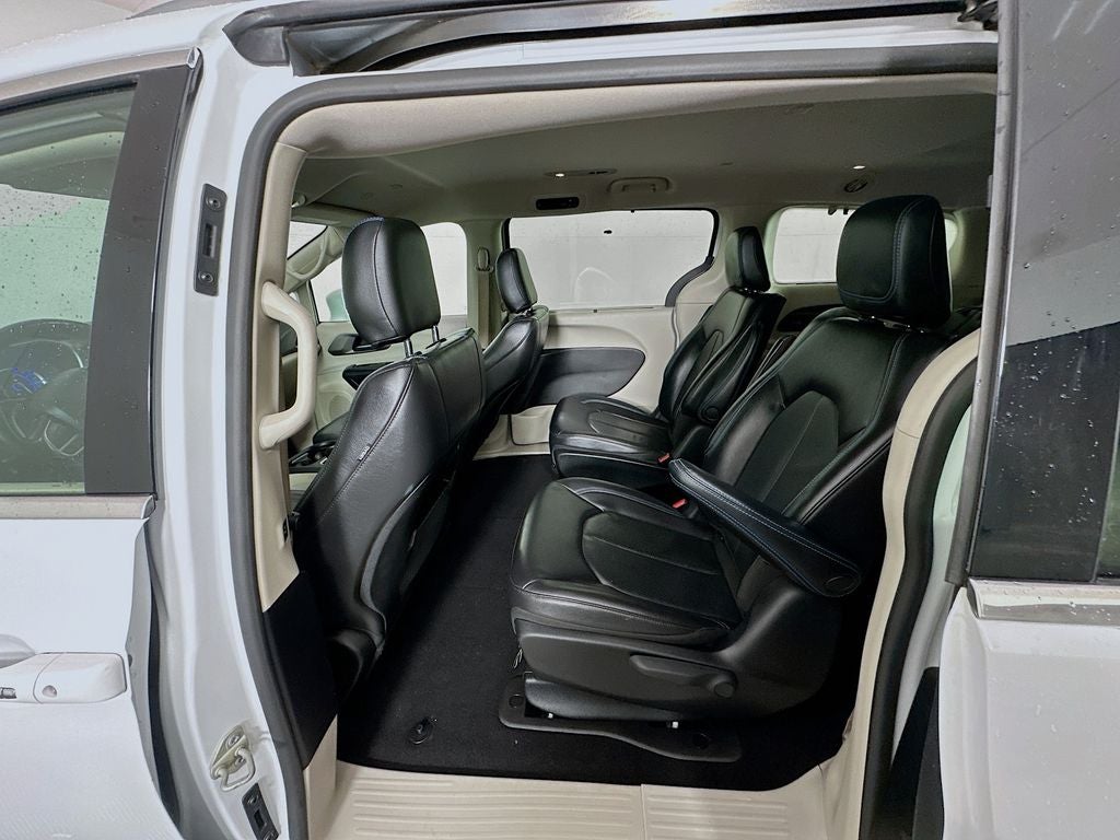 2021 Chrysler Pacifica Hybrid Touring L