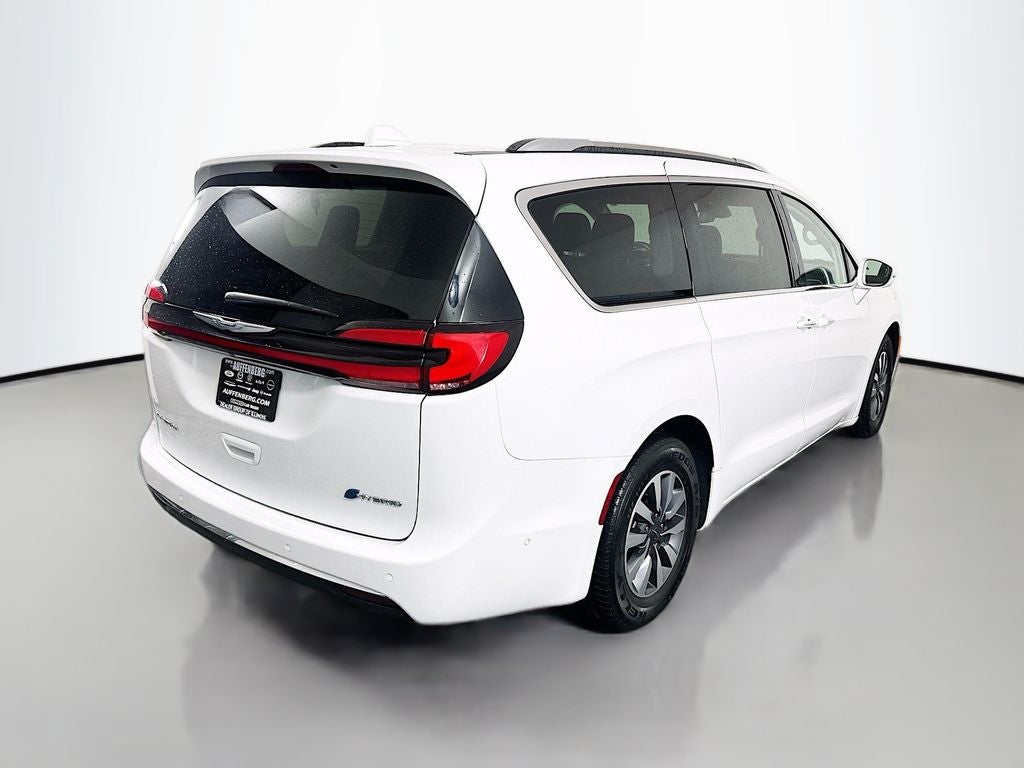 2021 Chrysler Pacifica Hybrid Touring L