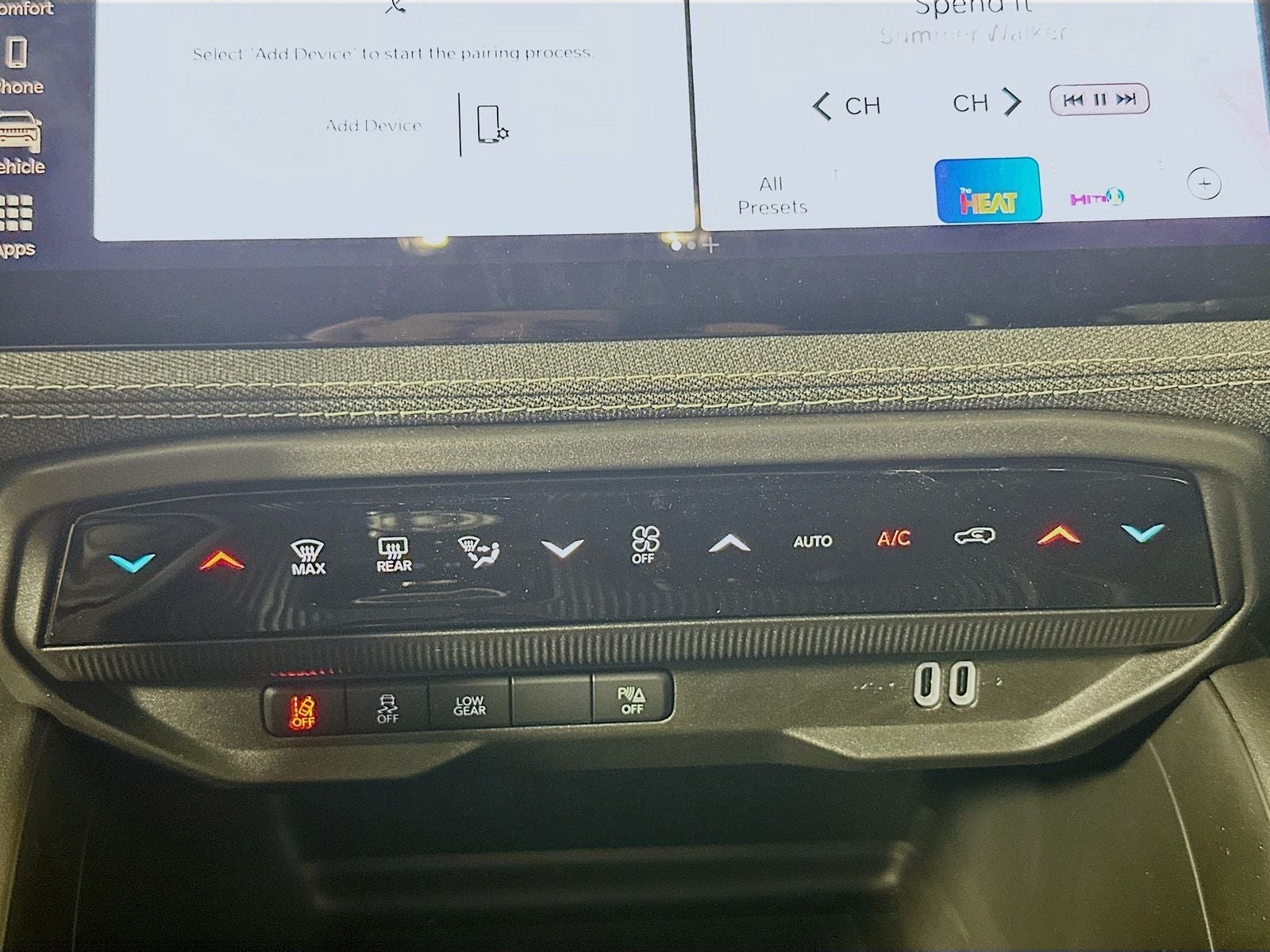 2026 Jeep Cherokee CHEROKEE LAREDO 4X4
