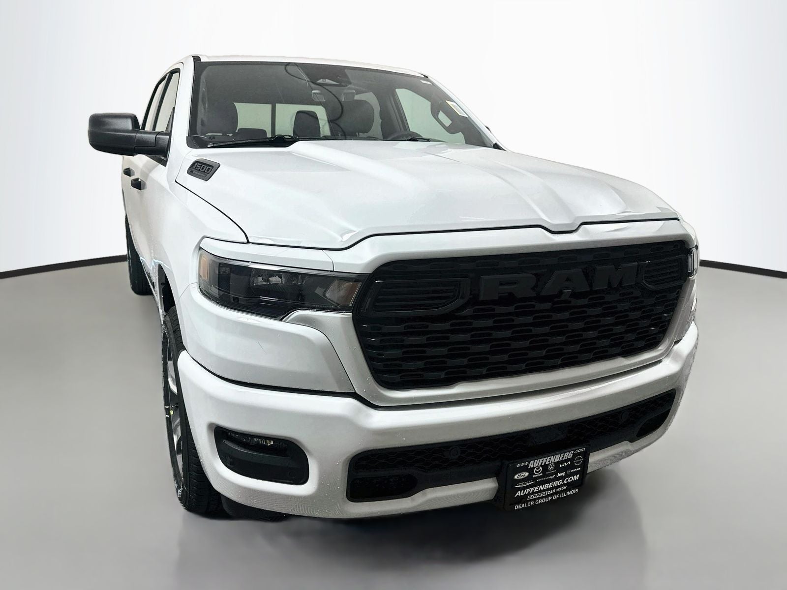 2026 RAM 1500 RAM 1500 EXPRESS CREW CAB 4X4 5'7' BOX