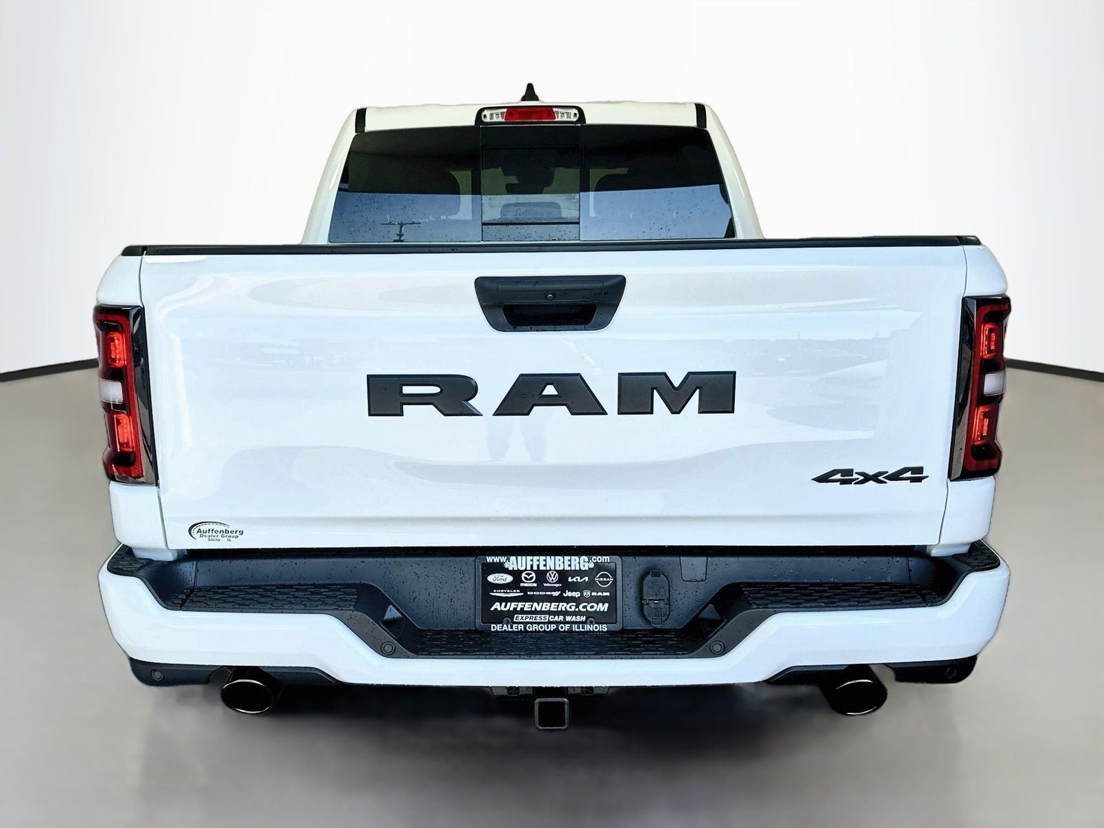 2026 RAM 1500 RAM 1500 EXPRESS CREW CAB 4X4 5'7' BOX
