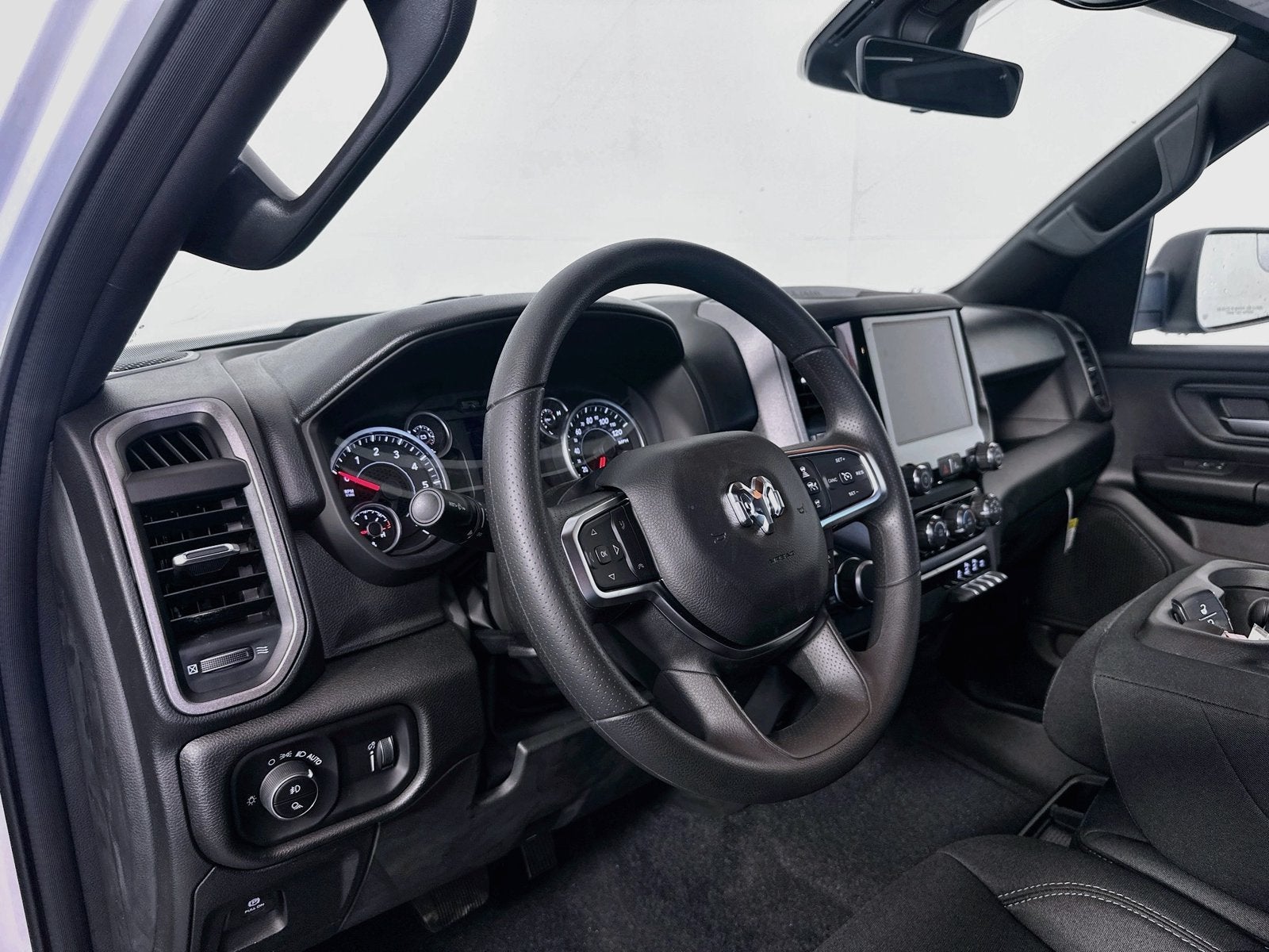 2026 RAM 1500 RAM 1500 EXPRESS CREW CAB 4X4 5'7' BOX