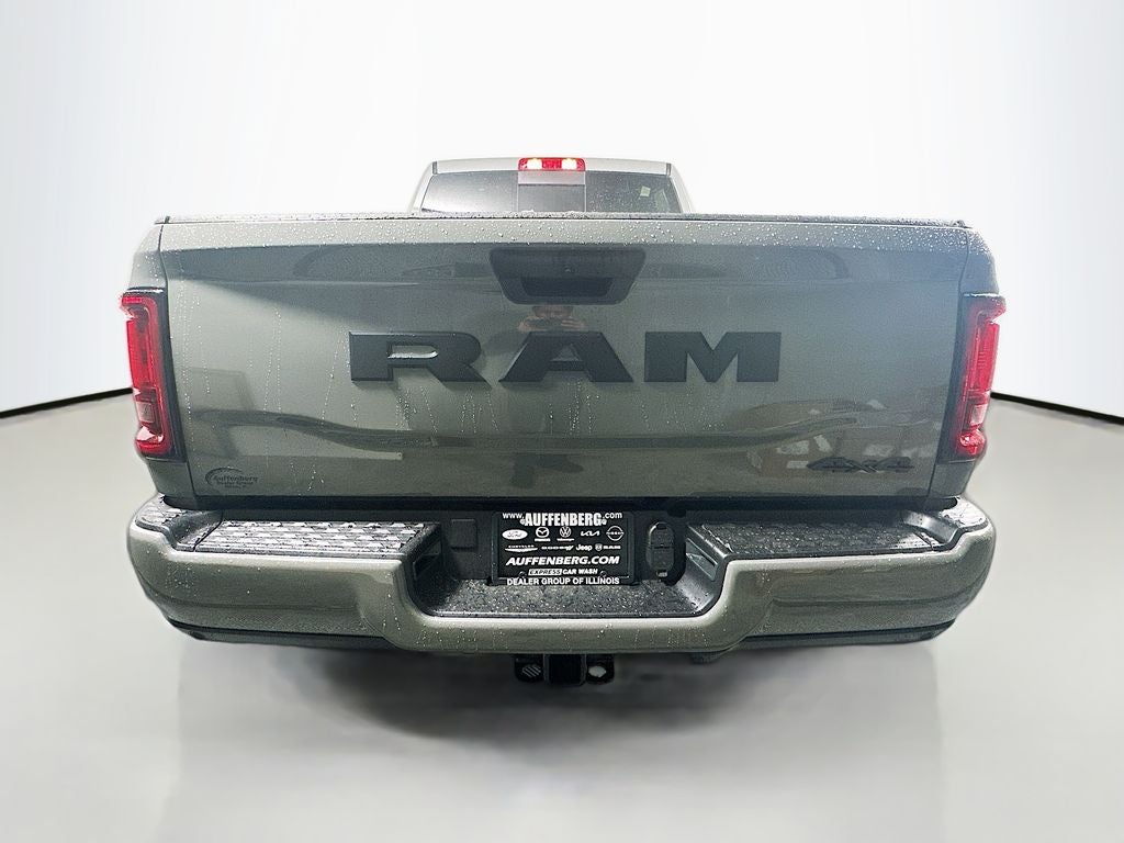 2026 RAM Ram 2500 RAM 2500 BLACK EXPRESS CREW CAB 4X4 6'4' BOX