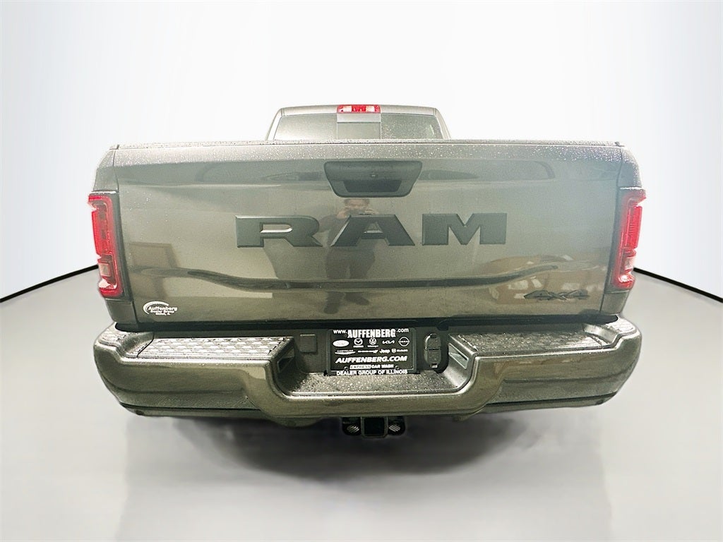 2026 RAM Ram 2500 RAM 2500 BLACK EXPRESS CREW CAB 4X4 6'4' BOX