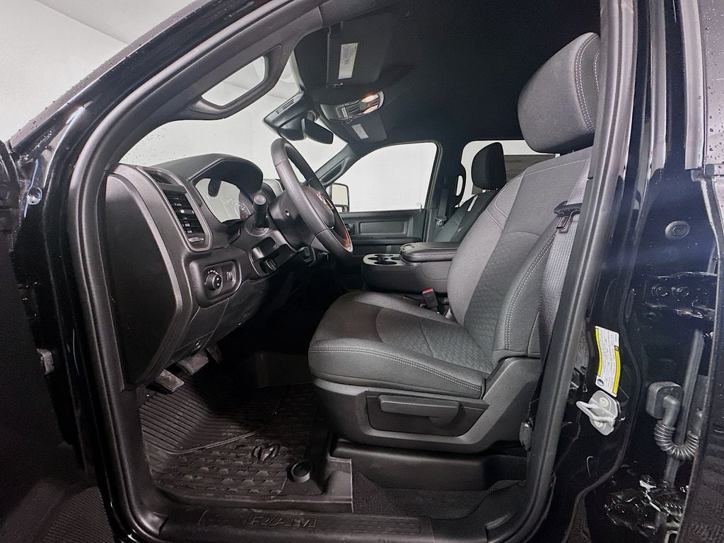 2026 RAM Ram 2500 RAM 2500 BLACK EXPRESS CREW CAB 4X4 6'4' BOX