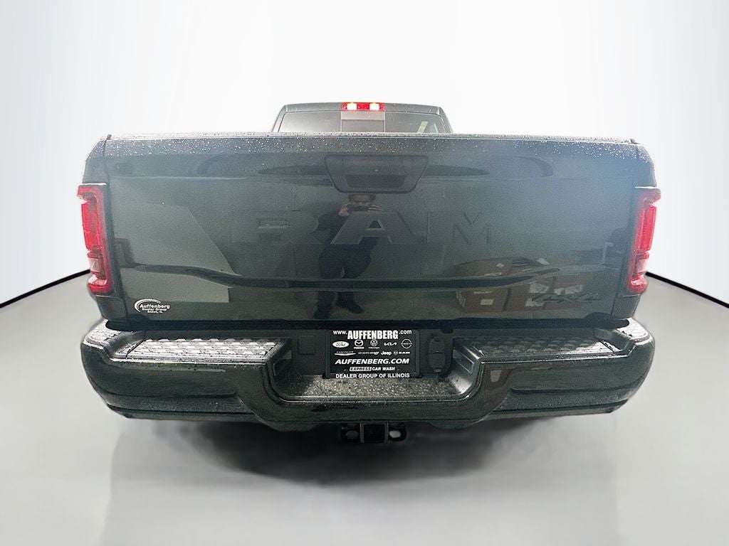 2026 RAM Ram 2500 RAM 2500 BLACK EXPRESS CREW CAB 4X4 6'4' BOX