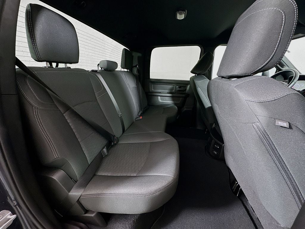 2026 RAM Ram 2500 RAM 2500 BLACK EXPRESS CREW CAB 4X4 6'4' BOX